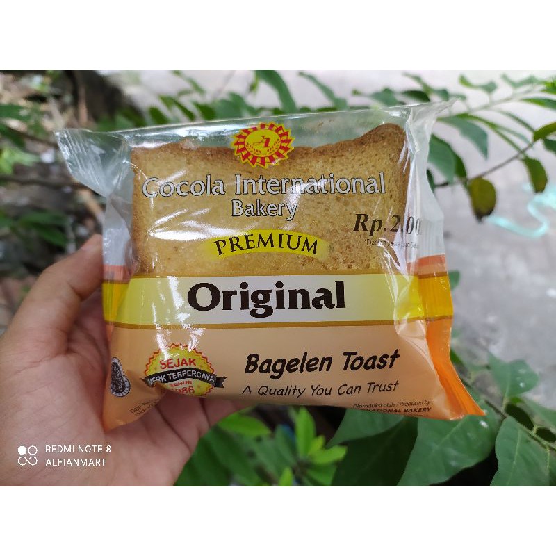 

Roti Kering Cocola Internasional Bakery Premium Original - Bagelen Toast