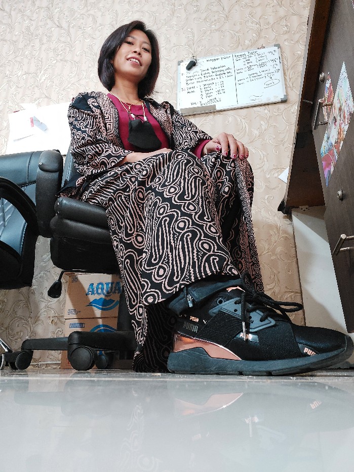 Setelan Batik Wanita Cardigan Dan Celana Panjang Batik Modern Motif Doll Boneka