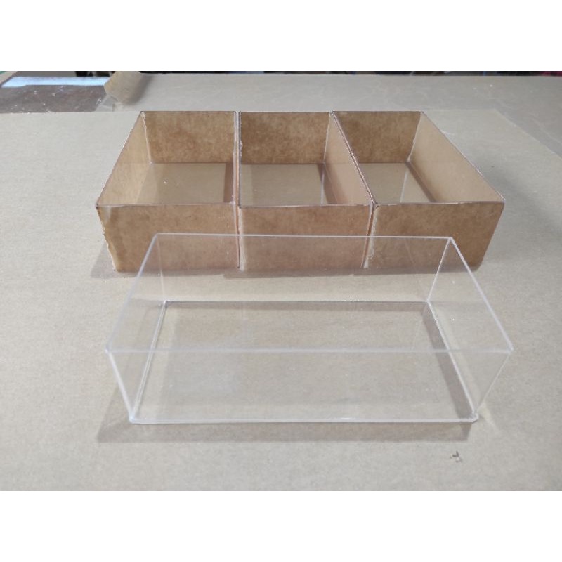 

Kotak Wadah Akrilik 30x15x7 cm