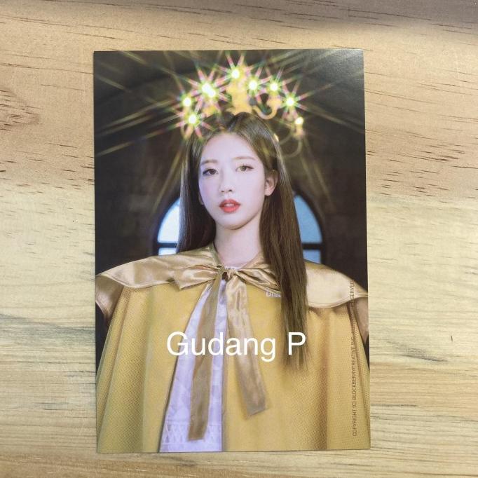 

Loona Kim Lip Postcard Lightstick PoB 2020 Termurah