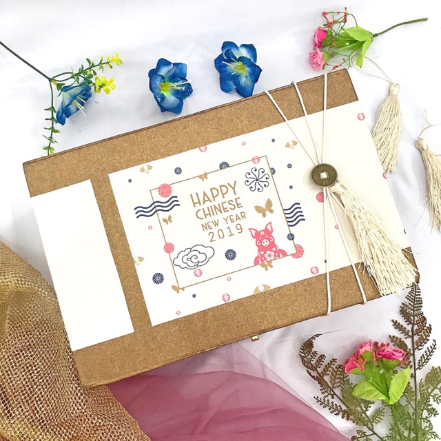 

“Gold Box” Hampers Chinese New Year by Hello Flora