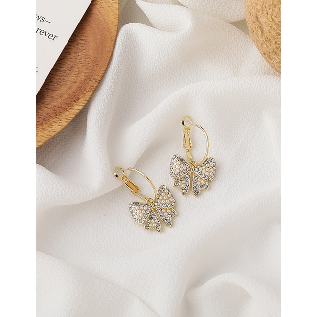 LRC Anting Tusuk Fashion Golden Full Rhinestone Pearl Bow Rhinestone Butterfly P75310