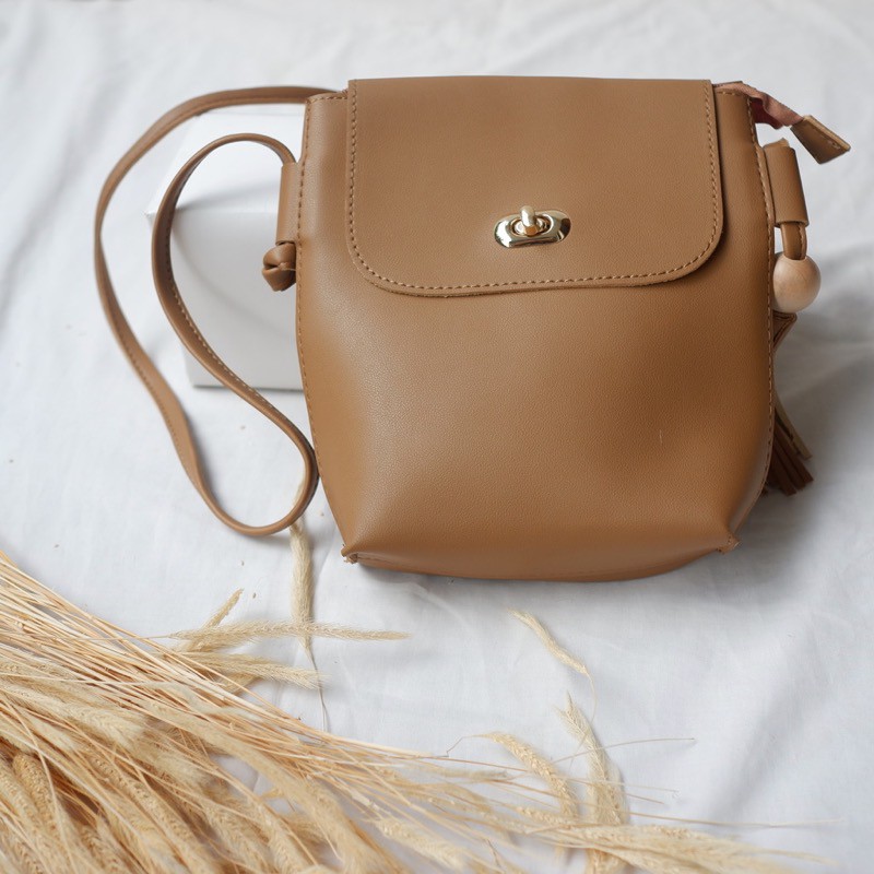 Tas Selempang HP Wanita Leila Two-Tone Slingbag Handphone Sling Bag Polos Simple mini Import tassel