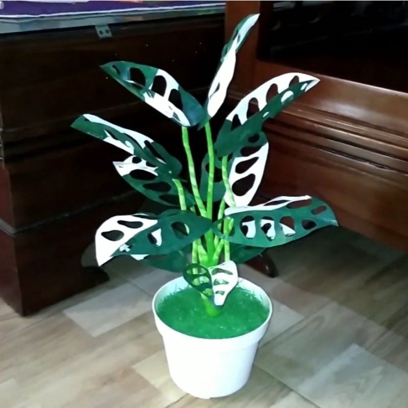 Bunga Janda Bolong dari Plastik Kresek Kerajinan Tangan