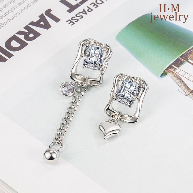 Anting Tusuk Gantung Asimetris Desain Persegirumbai Hias Kristalberlian Gaya Keren Untuk Wanita 2022