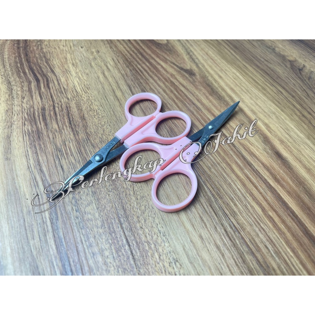 Gunting Benang Model Melengkung Ukuran 4.5 &quot;pink