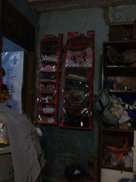 Rak Gantung Karakter Tas Dan Sepatu Resleting Jumbo