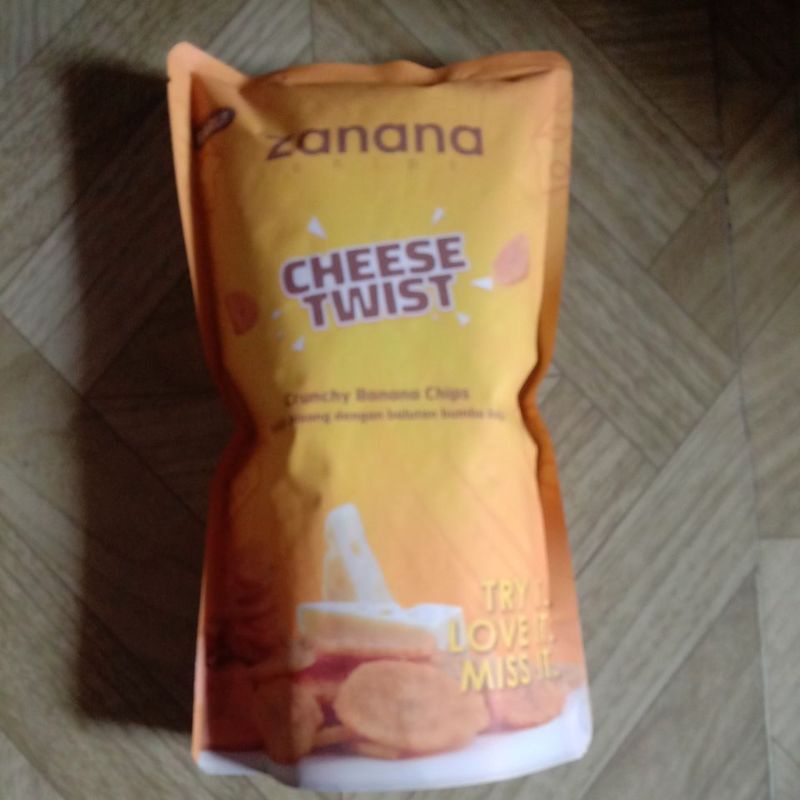 

zanana chips cheese twist