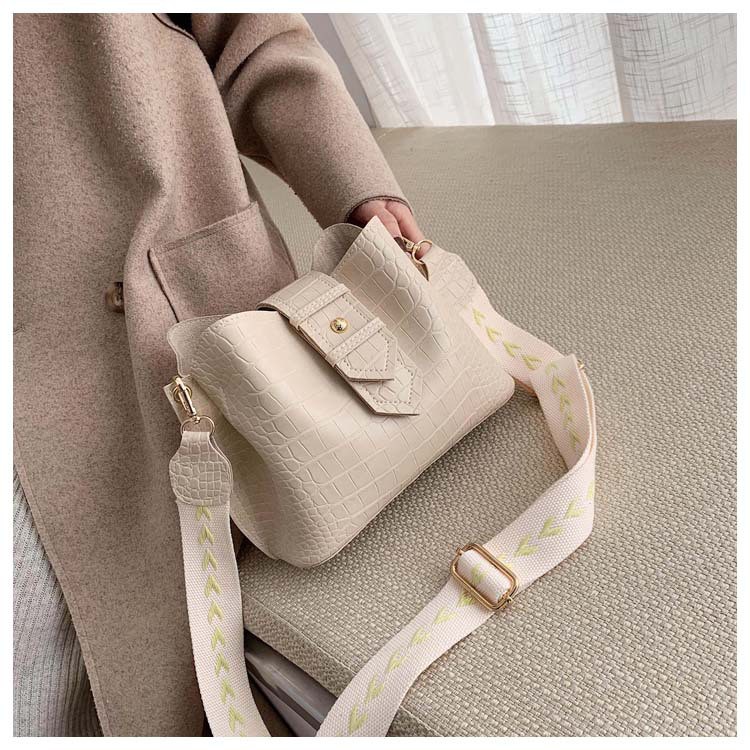 CR 7092 RISCE TAS SELEMPANG KULIT IMPORT WANITA CEWEK PEREMPUAN JAKARTA BATAM TALI MOTIF