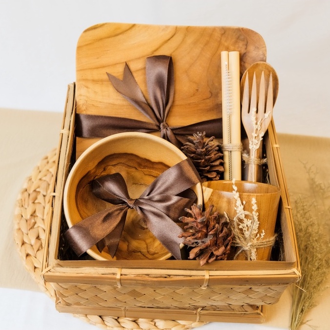

MARAYA / Hampers Kayu Jati / Hampers Lebaran / Hampers Wedding / Kado Ulang Tahun / Hampers Ramadhan