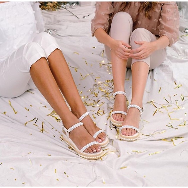 Valencia by enrica white wedges