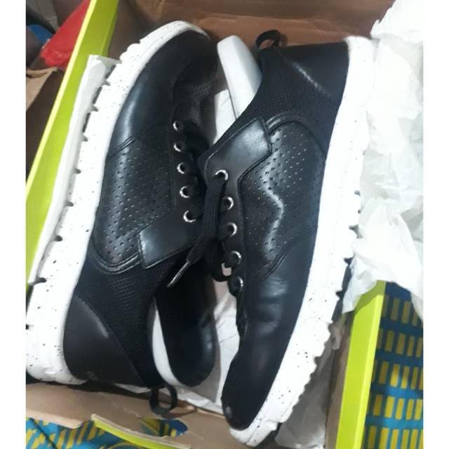 HOKA ONE ONE CLIFTON 5