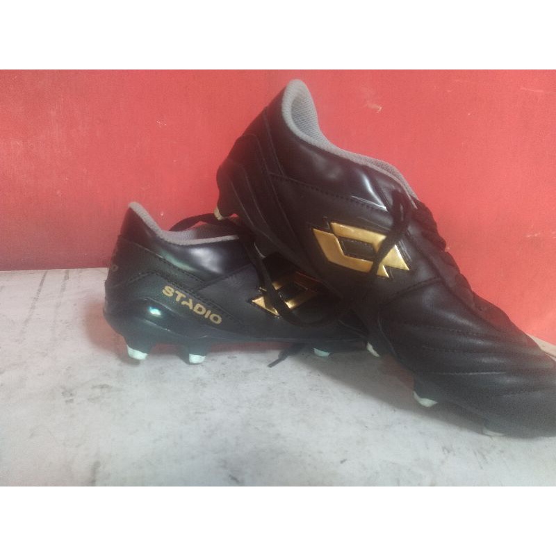 Sepatu bola lotto stadio