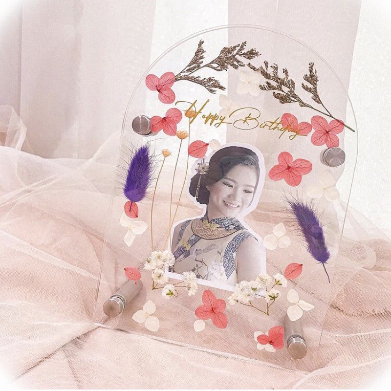 ACRYLIC FRAME WITH PRESERVED FLOWER