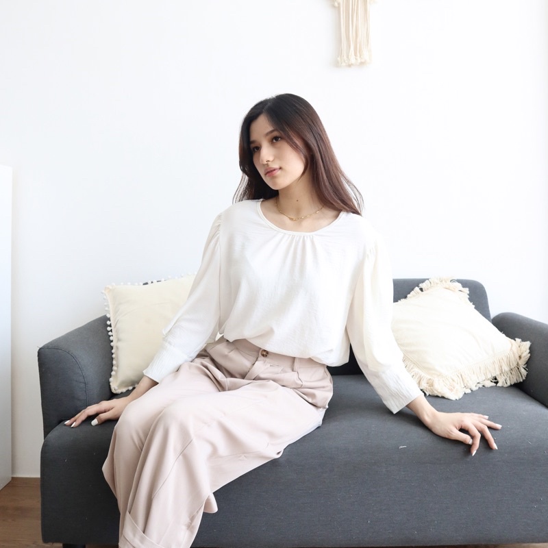 MSMO Denise Blouse Puffy Sleeve / Atasan Wanita / Blouse Wanita / Kaos Wanita / Top Wanita / Blouse Wanita-White