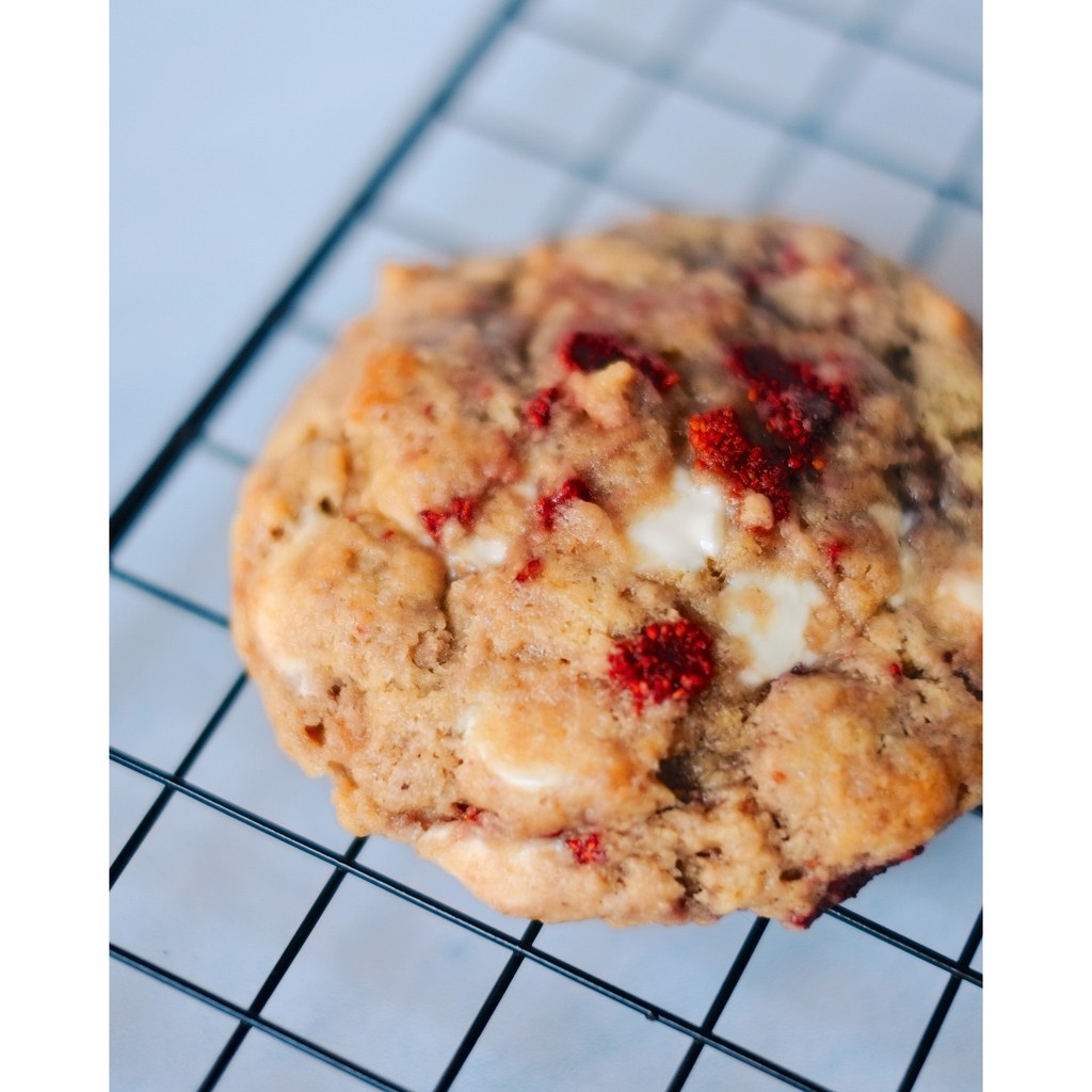 

Raspberry & White Chocolate Cookie