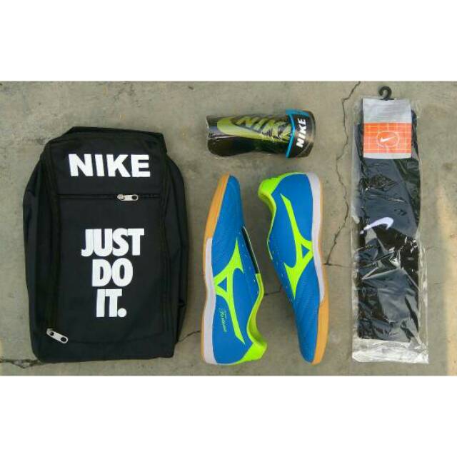 ( PAKET KOMPLIT ) sepatu futsal mizuno fortuna