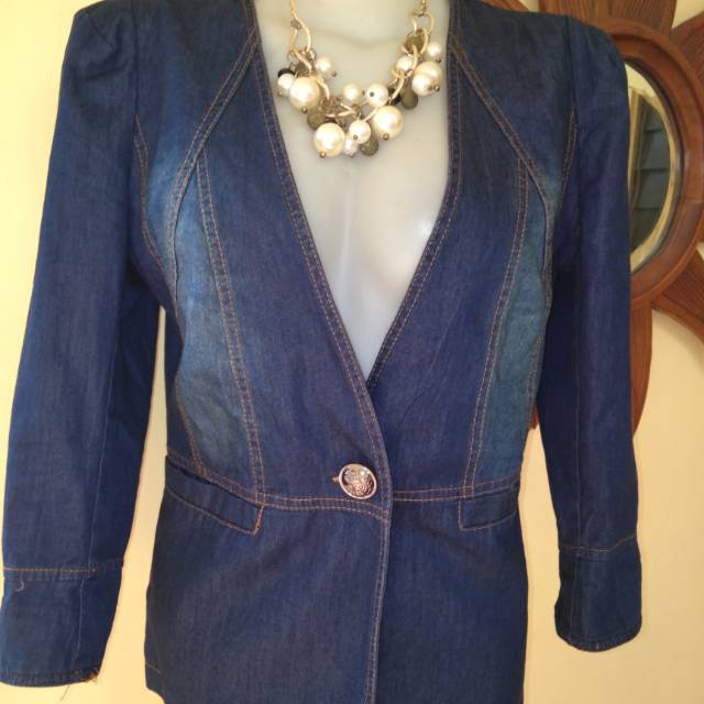 SOLD--- Preloved J.rep Blazer Denim