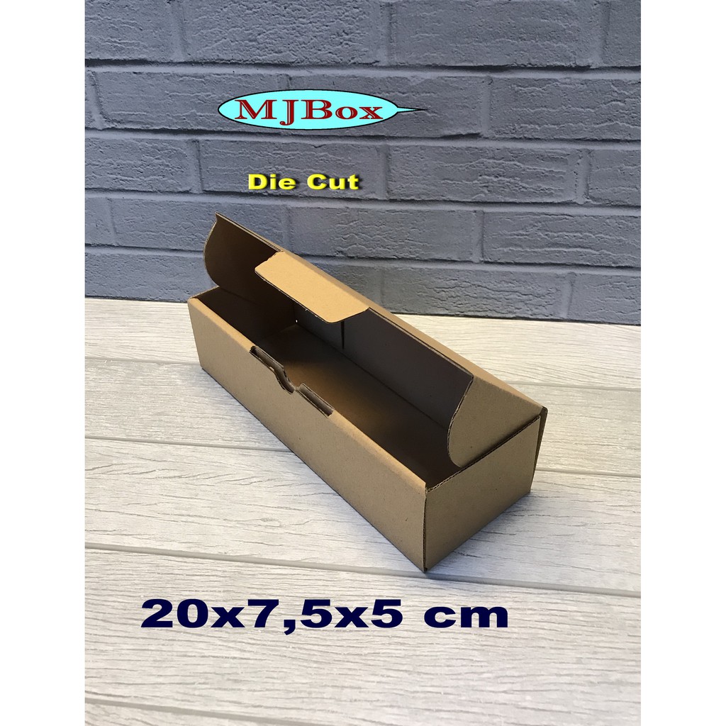 

Kardus 20 x 7,5 x 5 cm....... Die Cut ( untuk pembelian di atas 10 pcs harga lebih murah )