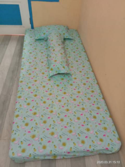 145*200*25 dan 140*200*20 bantal 2 guling 1