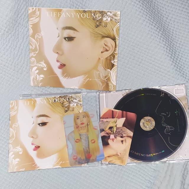 ALBUM TIFFANY YOUNG SNSD LIPS ON LIPS