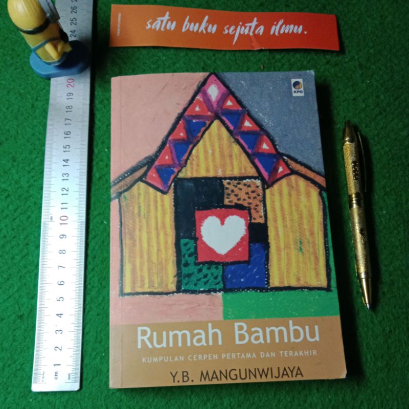 Buku Kumpulan Cerpen Rumah Bambu by Y. B. MangunWijaya.