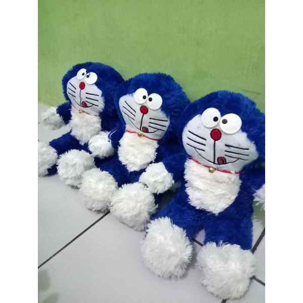 boneka karakter Doraemon mainan anak