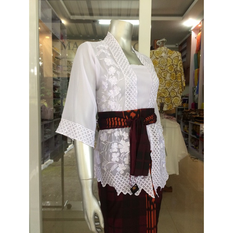 Kebaya Bordir Cleopatra Tangan Lonceng