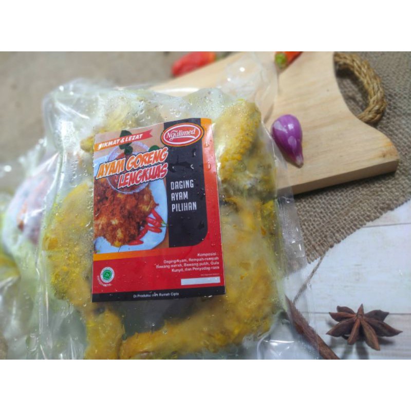 

AYAM GORENG KUNING LENGKUAS/ SERUNDENG 1 EKOR AYAM 6 potong