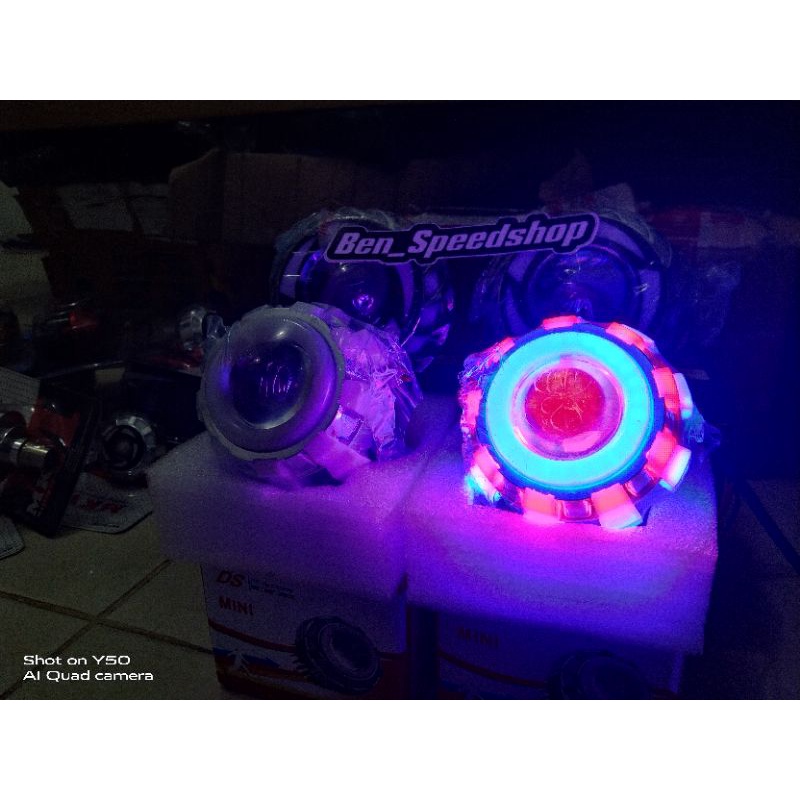 Lampu LED depan Proji Ubur-ubur