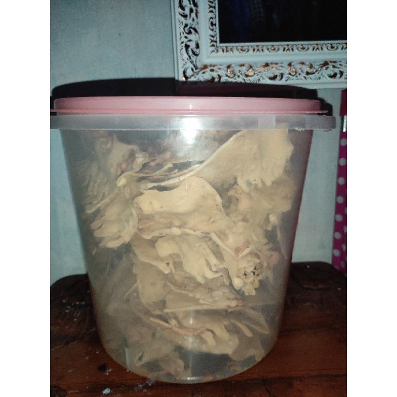 

Peyek teri kacang Enin cianjur