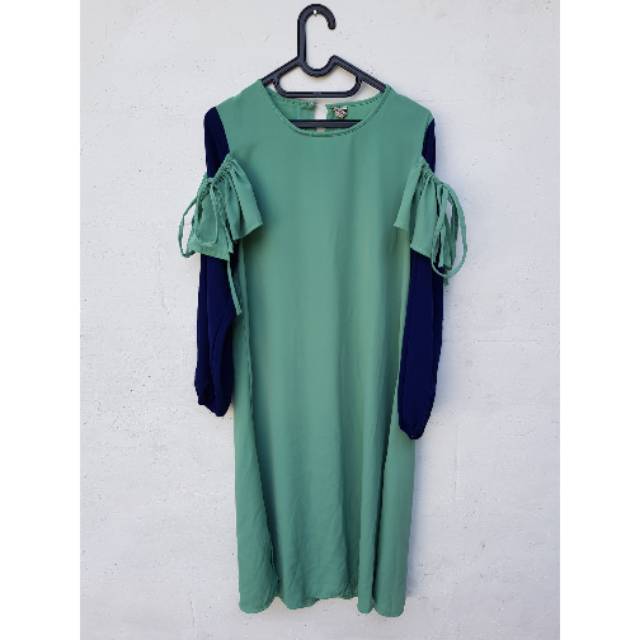 SALE  Tunik brand muteki preloved