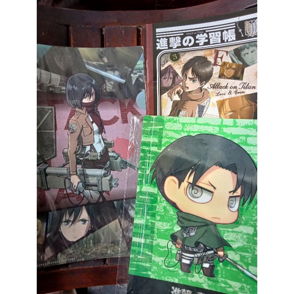 

OFFICIAL ATTACK ON TITAN MERCH SET