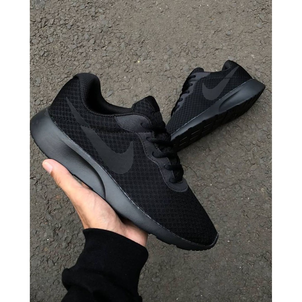 tanjun nike trainers black