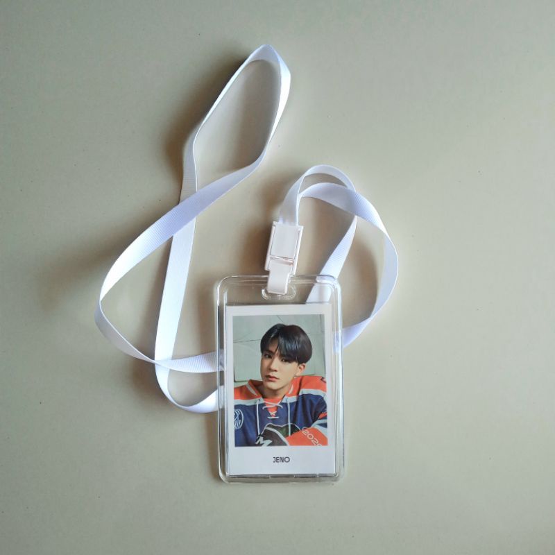 

CARD / PC HOLDER ACRYLIC BANTEX 54×85 mm PUTIH BENING [preloved]