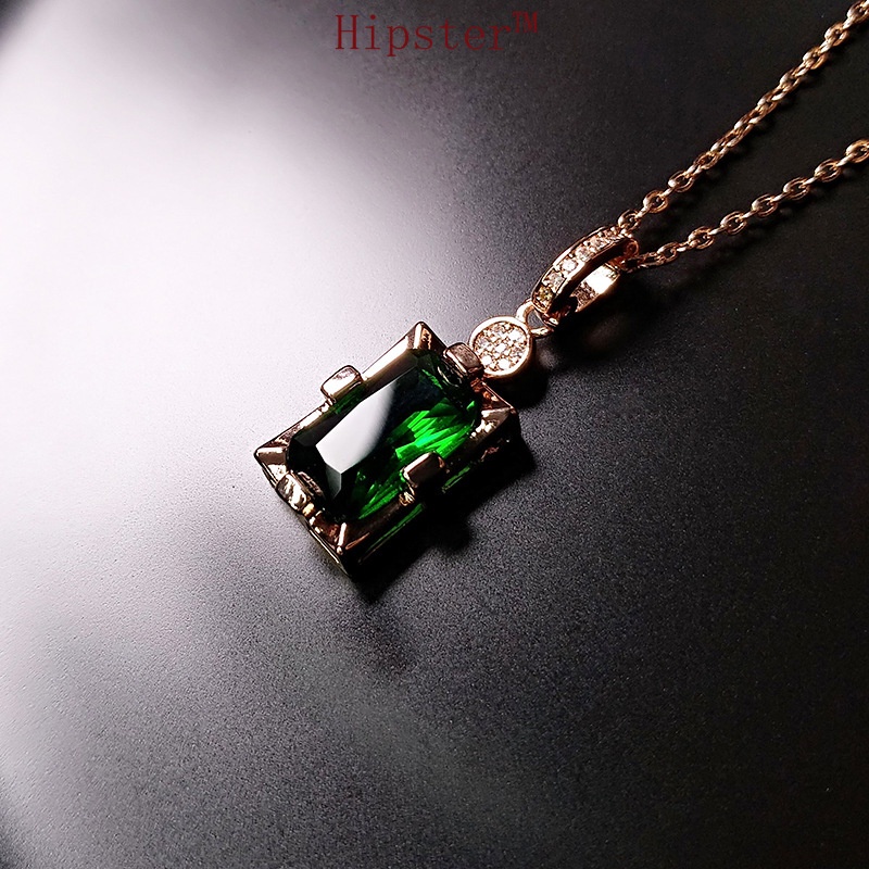 Popular Classic Trendy Light Luxury Emerald Square Full Diamond Pendant Necklace