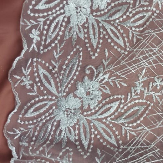 50cm Kain Tile Tulle Mutiara Putih Tulang Silver Kain Brukat Kebaya