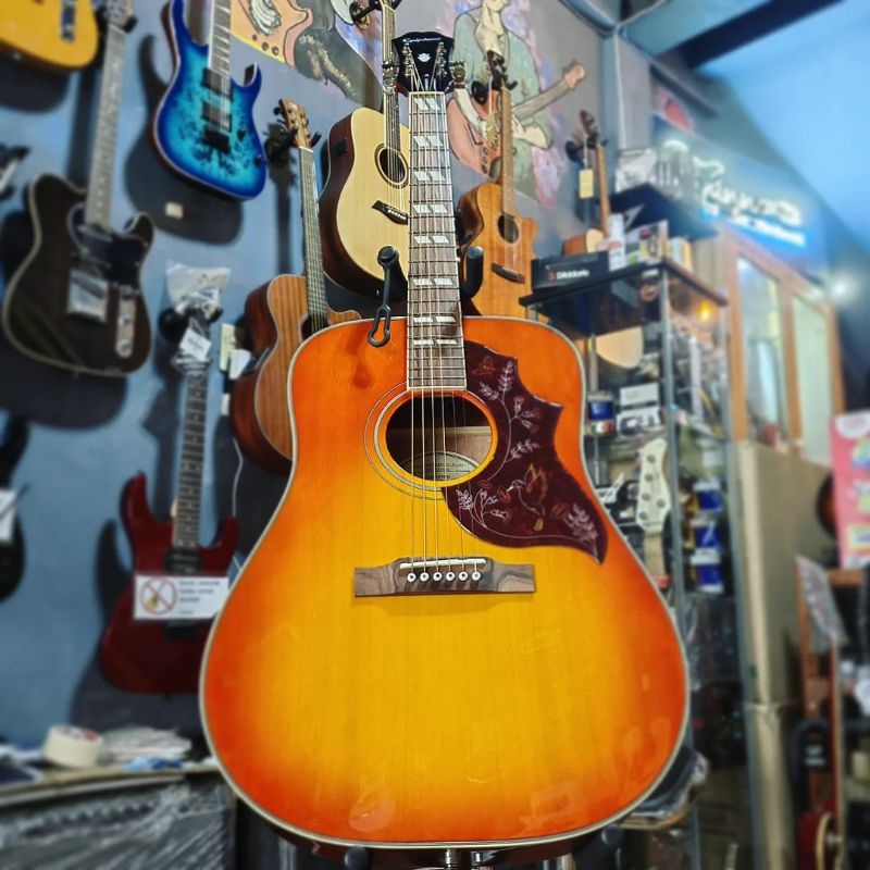 Gitar Epiphone Hummingbird Akustik Elektrik TOP Solid
