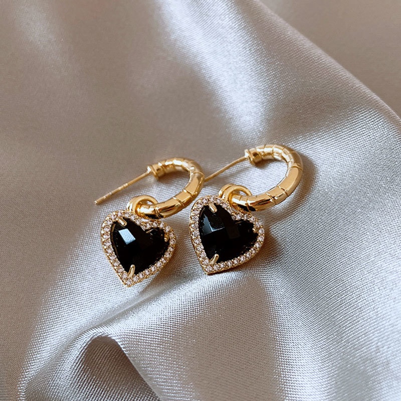 Anting Bentuk Hati Warna Hitam Gaya retro