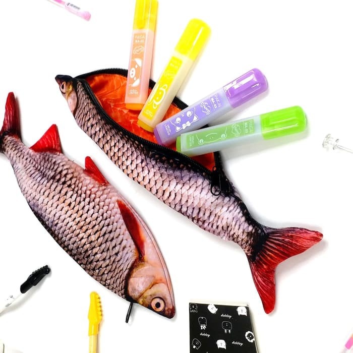 

READY TEMPAT PENSIL IKAN VIRAL UNIK BUAT KE KANTOR ATAU SEKOLAH