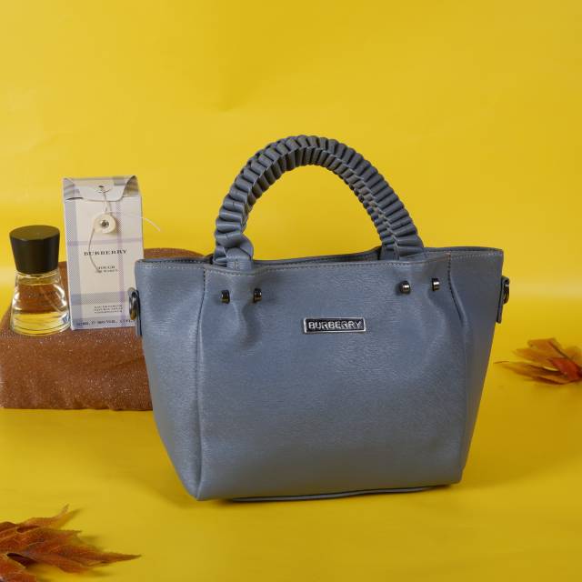 Tas wanita burberry