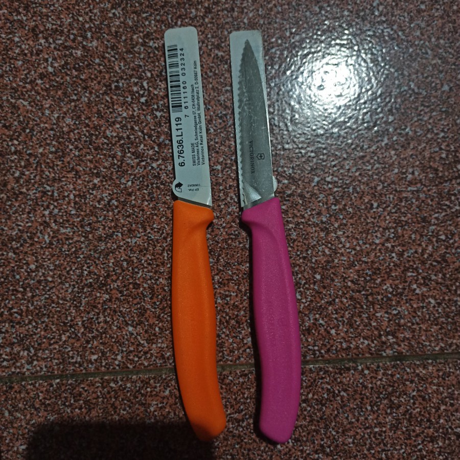 Pisau Paring Victorinox 8 cm 6.7636 Bergerigi Lancip Original Termurah (Warna Random)