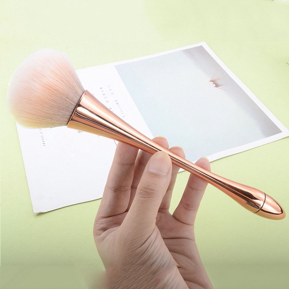 1pc Brush Makeup Dengan Pegangan Bentuk Gelas Wine Warna Rose Gold