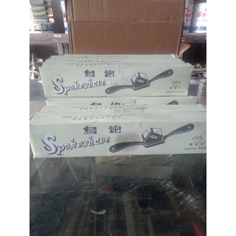 Serut kayu manual