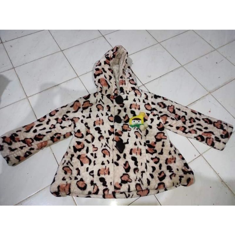 jaket bulu motif macan