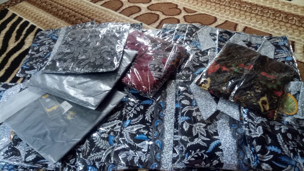 Batik Couple Seragam M L Xl Xxl Atasan Batik Wanita Pria Motif Blarak Biru