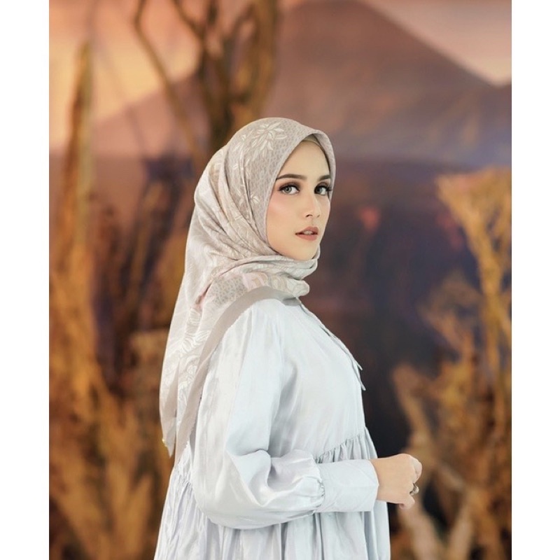 nusantara series buttonscarves in mountain