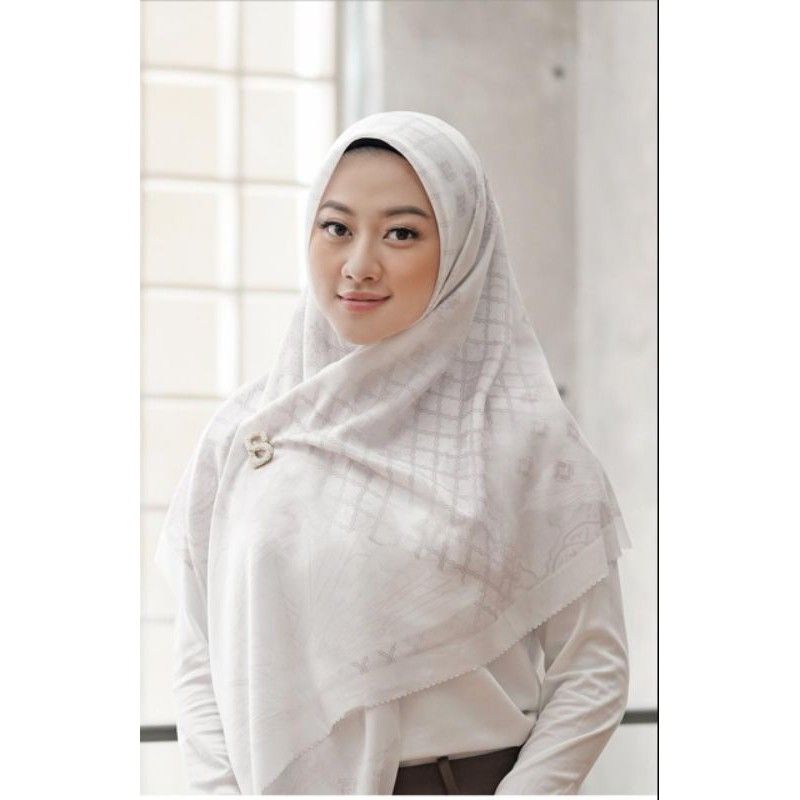 SALE  Buttonscarves medina syari white XL NEW best color