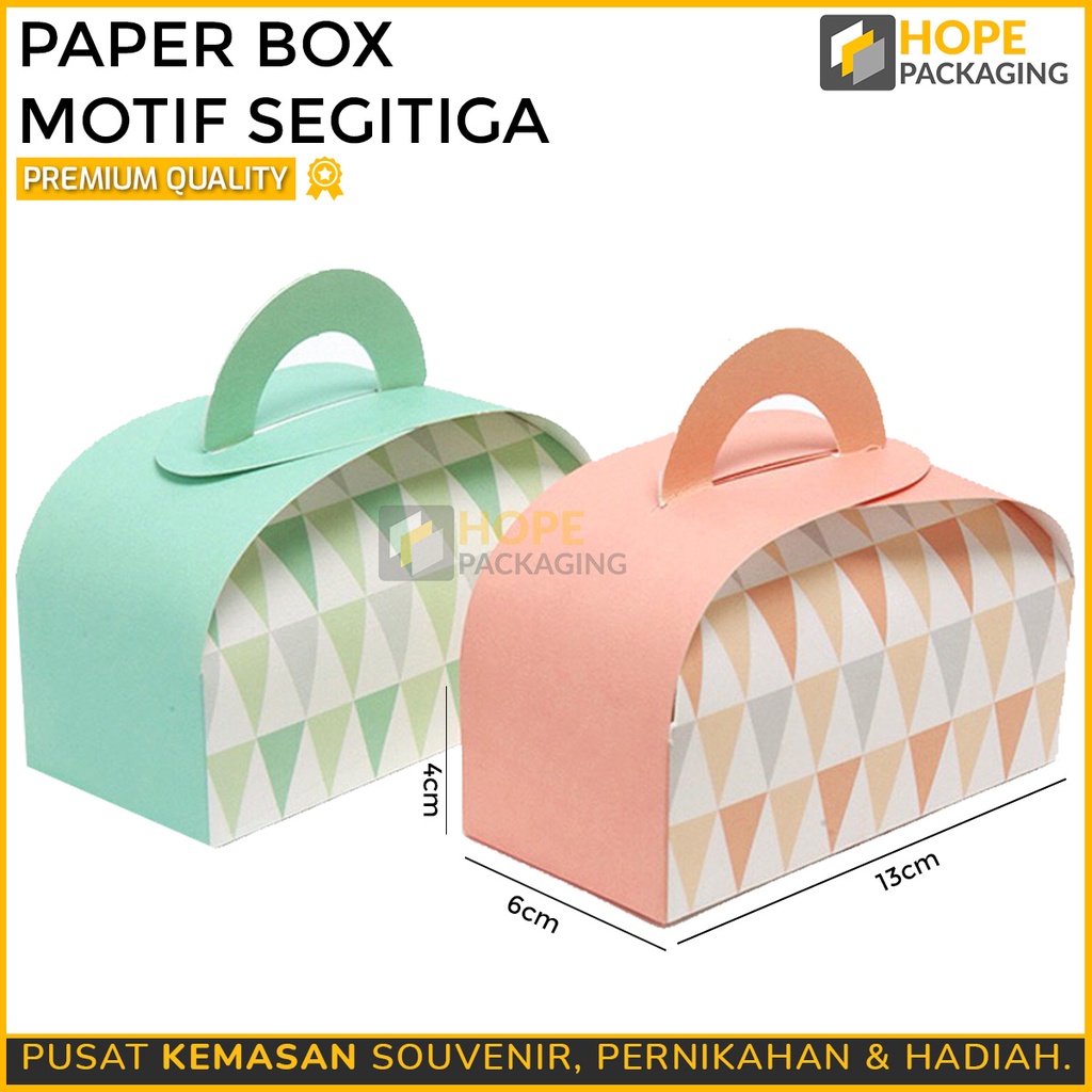 

[Harga / 20 pcs] Kemasan Packing Paper Box Motif Segitiga Snack Kue Gift Box Hadiah Souvenir 13x6.5x4.2 CM