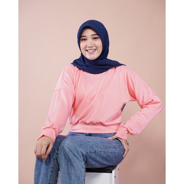 Yujin Sweater Crop Top Wanita